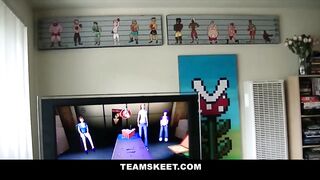 Fresh new babe Stacie Jaxxx fails strip video game and lets boyfriend cover her face with hot jizz – Team Skeet