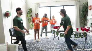 Game Day Bump And Run – Jasmine Sherni