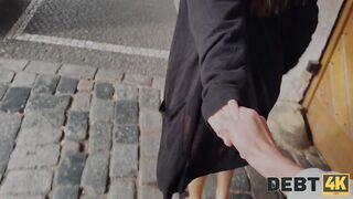 Lucy Mendez – Following White Bunny 09 12 2023